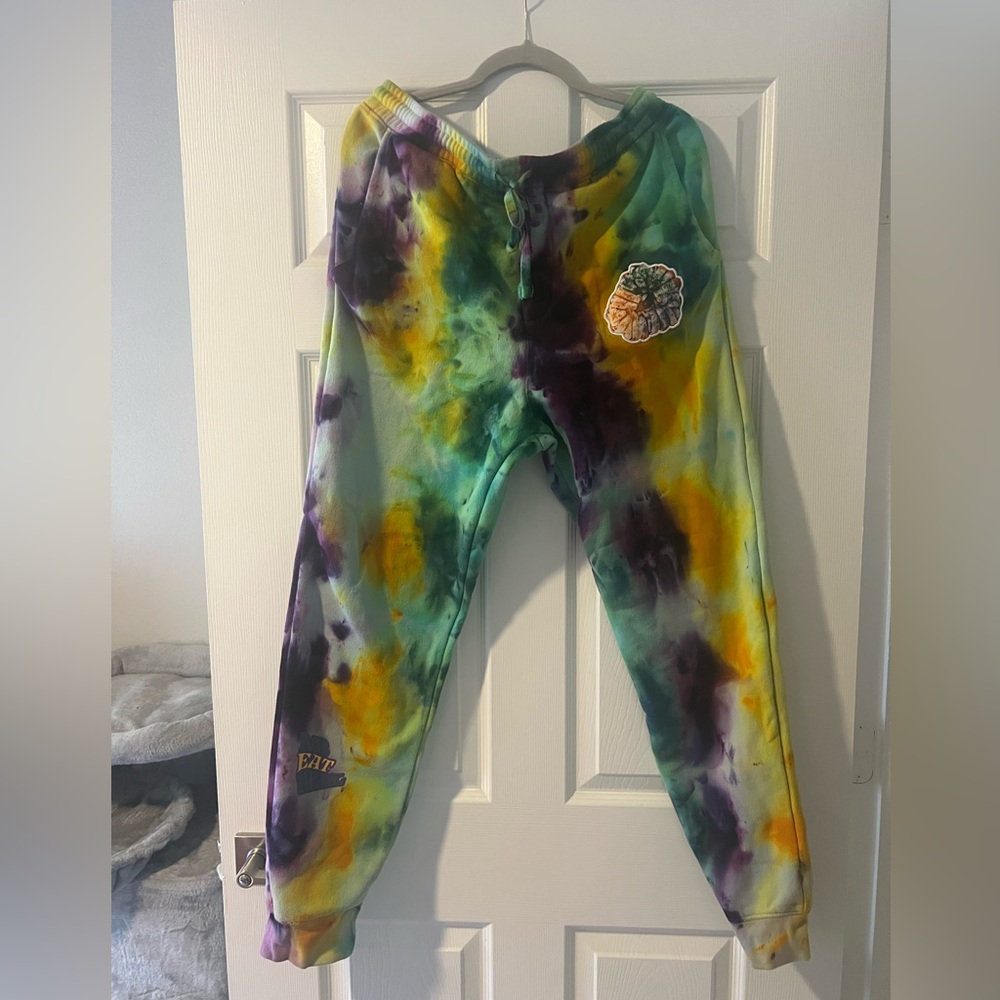 Mr Eatwell king cake jogger pants. Size XL. Gently used.